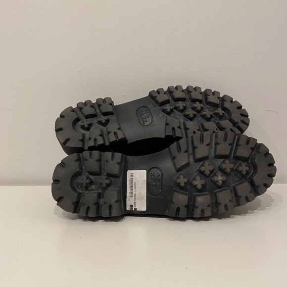 G.H. Bass Whitney Super Lug Black Loafer - Picture 10 of 11